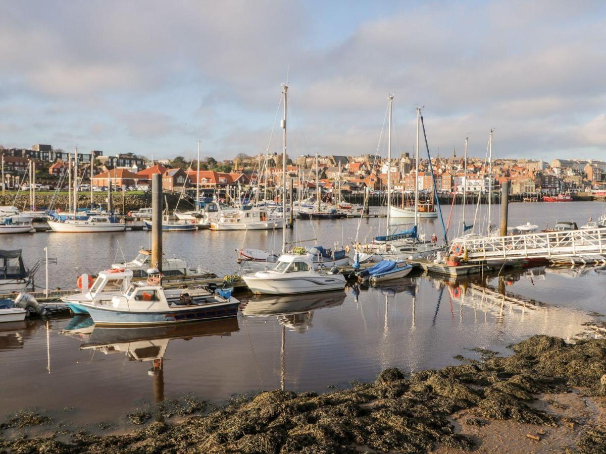 Harbour Sunset Villa Whitby Bagian luar foto